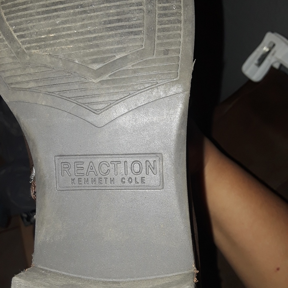 Boots - Picture 4 of 4